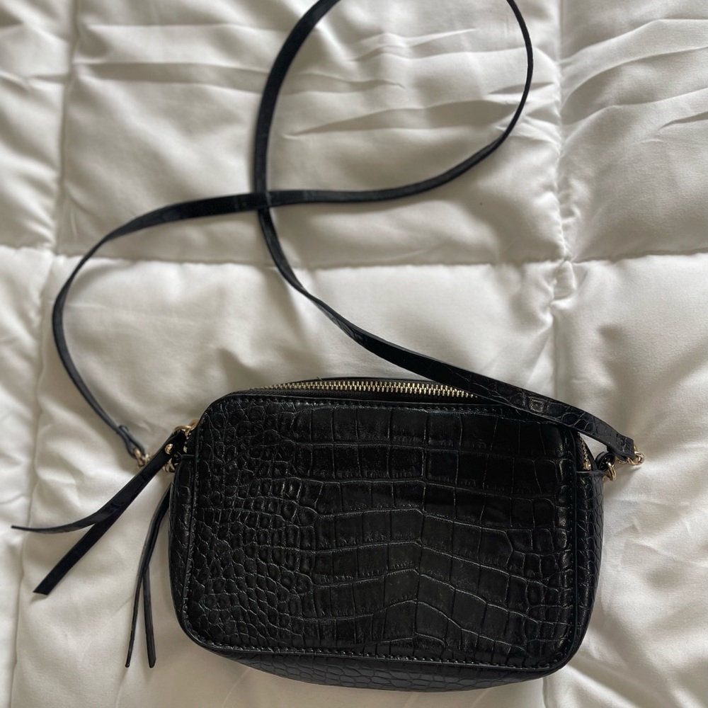Elegant Black Crocodile-Embossed Crossbody Bag